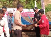 Bupati Edi Damansyah Berikan Bantuan untuk Pokdakan dan KUB