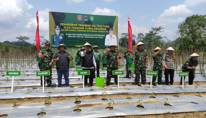 Karya Bhakti TNI di Kukar Ditutup Kasdam VI/Mulawarman Brigjen TNI Susilo
