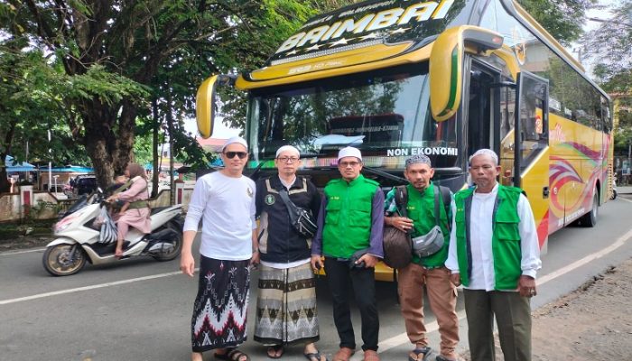 Jemaah yang bersiap berangkat ke martapura