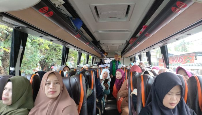 Haul ke-19 Guru Sekumpul, Rendi Solihin Berangkatkan Ratusan Jemaah ke Martapura