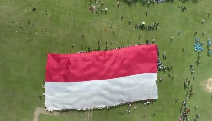 Bupati Edi Damansyah Pimpin Upacara Peringatan Merah Putih Sangasanga ke-77