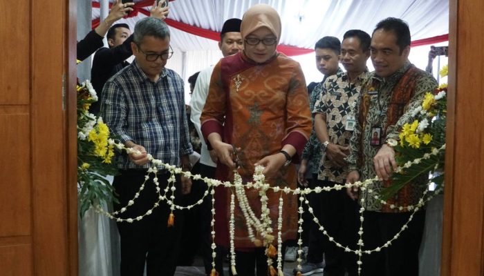Sekda Sri Wahyuni Resmikan Asrama MKT Pesut Solo