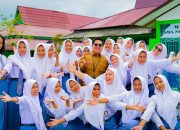 Pemkab Dukung Kreatifitas Anak Muda, Pelajar di Samboja Terima Set Alat Musik