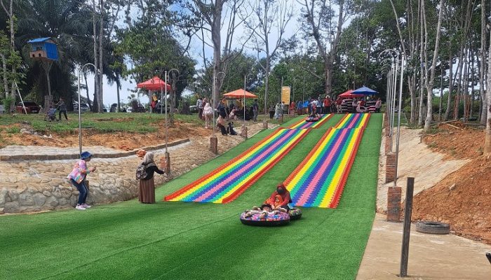 Wisata Emastri Park Batuah,  Tawarkan Wahana Menarik Rainbow Slide Hingga Penginapan