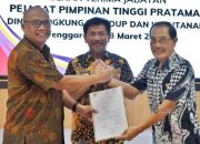 Sekda Sunggono Hadiri Serah Terima Jabatan Kepala DLHK Kukar