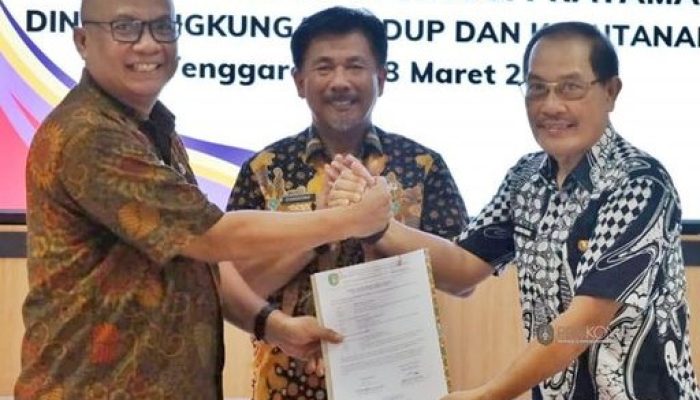 Sekda Sunggono Hadiri Serah Terima Jabatan Kepala DLHK Kukar