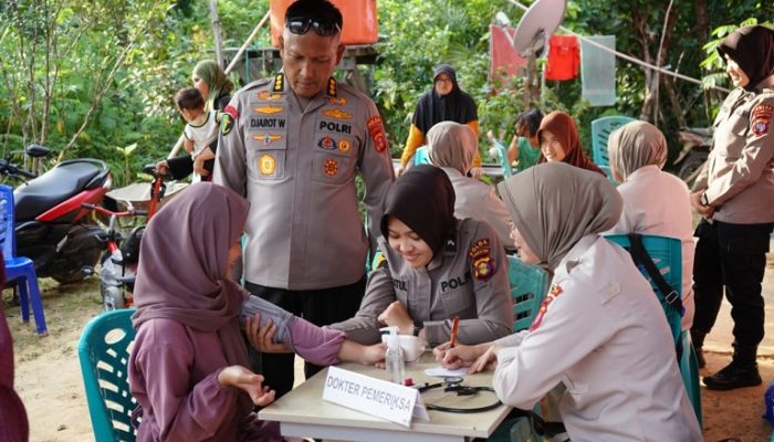 Polda Kaltim Gelar Bhakti Kesehatan dan Jumat Berkah di Balikpapan Timur