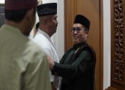 Pelukan Hangat Jadi Pembuka Silaturahmi Rendi Solihin ke Kediaman Edi Damansyah