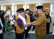 Pj Gubernur Kaltim Lepas Calon Haji Kloter Pertama