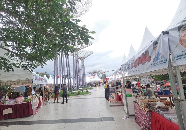 Sebanyak 40 tenda gratis untuk para UMKM, Dispar Kukar bekerja sama dengan DiskopUKM, DPMD
