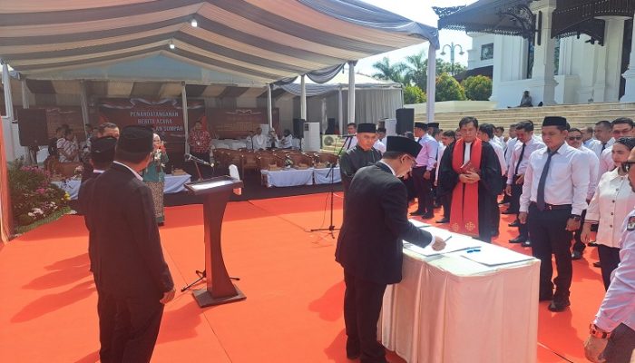 Ketua KPU Kukar Lantik 100 Anggota PPK untuk Pilkada 2024