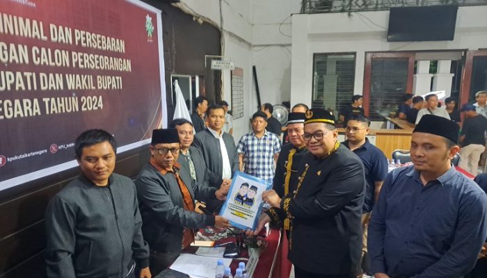 Awang Yacoub Luthman-Achmad Jais Maju Lewat Jalur Independen, Serahkan 42 Ribu Berkas Dukungan ke KPU Kukar