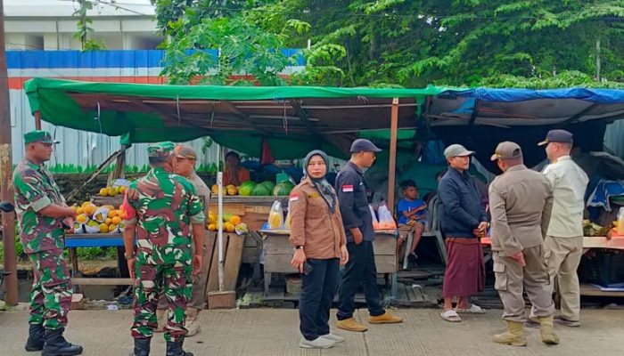 Satpol PP Kukar Tertibkan Pedagang