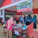 Warga sangat antusias untuk membeli tabang gas 3 Kg yang diadakan Pemerintah Kelurahan Maluhu bekerjasama dengan PT Nararya.(Dutakaltimnews)