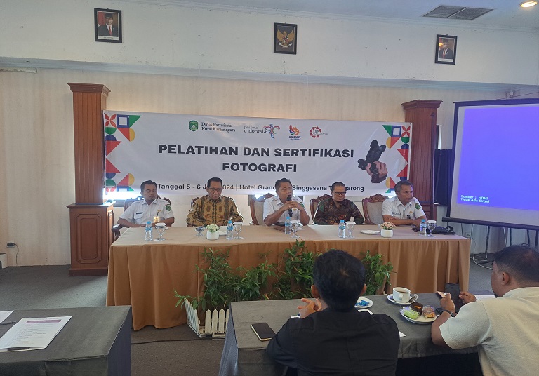 Pelatihan dan sertifikasi fotografi yang dilaksanakan Dinas Pariwisata Kukar yang berlangsung di Hotel Grand Elty Singgasana Tenggarong pada Rabu (5/6/24)