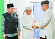 Bupati Kukar Serahkan Bantuan di Langgar Anugerah Cahaya Ilahi