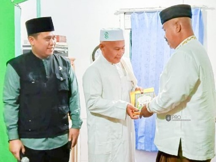 1 unit wireles TOA, 12 Rol Ambal dan Akta Yayasan untuk rumah ibadah