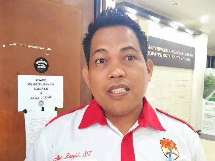 Kepala Desa Batuah, Abdul Rasyid