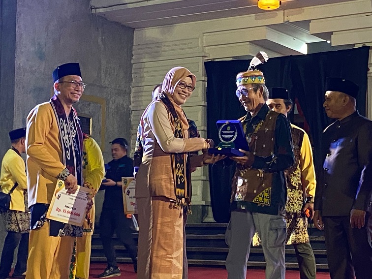 Sri Wahyuni Sekda Prov.Kaltim