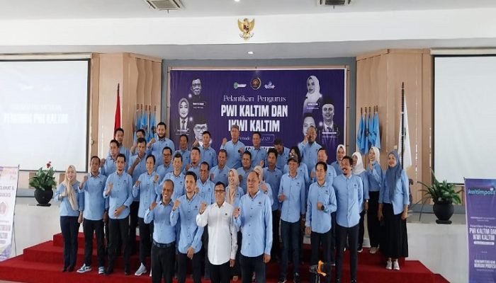 Asisten I Setkab Kukar Hadiri Pelantikan Pengurus PWI dan IKWI Kaltim