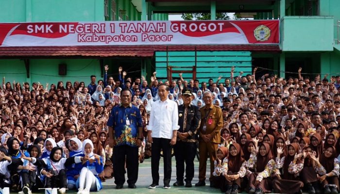 Presiden Joko Widodo Kunjungi SMKN 1 Tanah Grogot