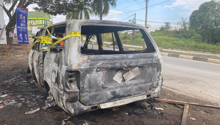 Mobil Terbakar Usai Ngetap Bahan Bakar Minyak