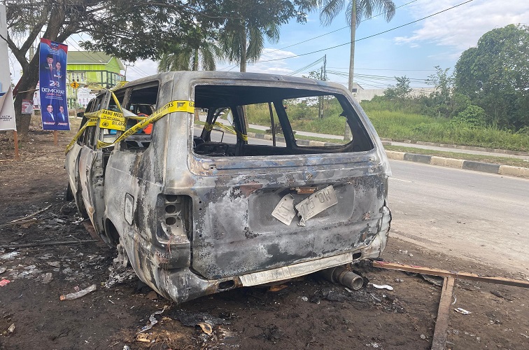 Mobil Terbakar