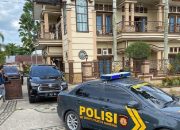 Geledah Rumah AI Mantan Pejabat Kukar, KPK Bawa Satu Koper