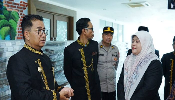 Pastikan Kesiapan Pilkada, Pj Gubernur Kaltim Tinjau Gudang Logistik KPU Kutim