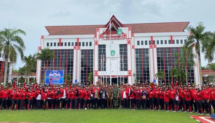 Sekda Lepas Kontingen Kabupaten Kukar dalam PORPROV KORPRI III/2024 Kaltim di Kabupaten Paser