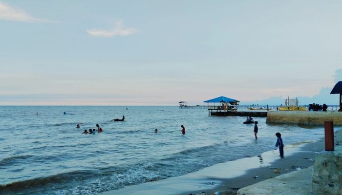 Tingkatkan Kunjungan, Pemdes Kersik Siapkan SDM dan Sapras Pendukung Pantai Biru