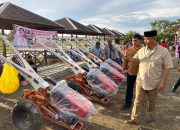 Gapoktan Loa Kulu Terima Bantuan Alsintan