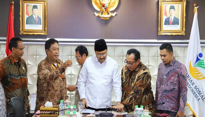 Pengurus SMSI Pusat Dipimpin Ketum Firdaus  Gelar Audiensi dengan Mensos Saifullah Yusuf