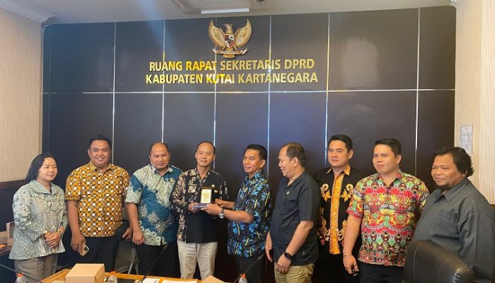 DPRD Kubar Lakukan Kunjungan ke DPRD Kutai Kartanegara