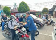 PWI, SMSI dan JMSI Kukar Tebar Kebaikan dengan Membagikan Ratusan Takjil Ramadan