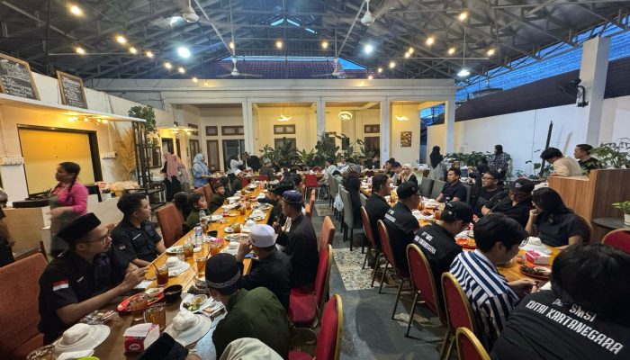 Peringati HUT Ke-8, SMSI Kukar Gelar Bukber Bersama Anak Panti Ar-Rayyan