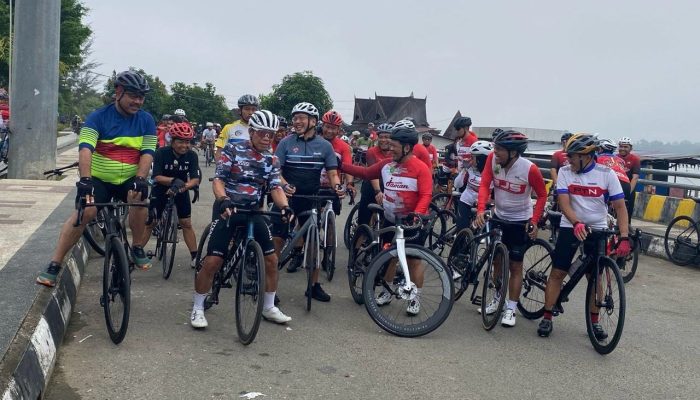 Launching Turapan Loop Perdana di Taman Titik Nol Tenggarong, Bupati Kukar: Bakal Jadi Agenda Rutin Setiap Bulan