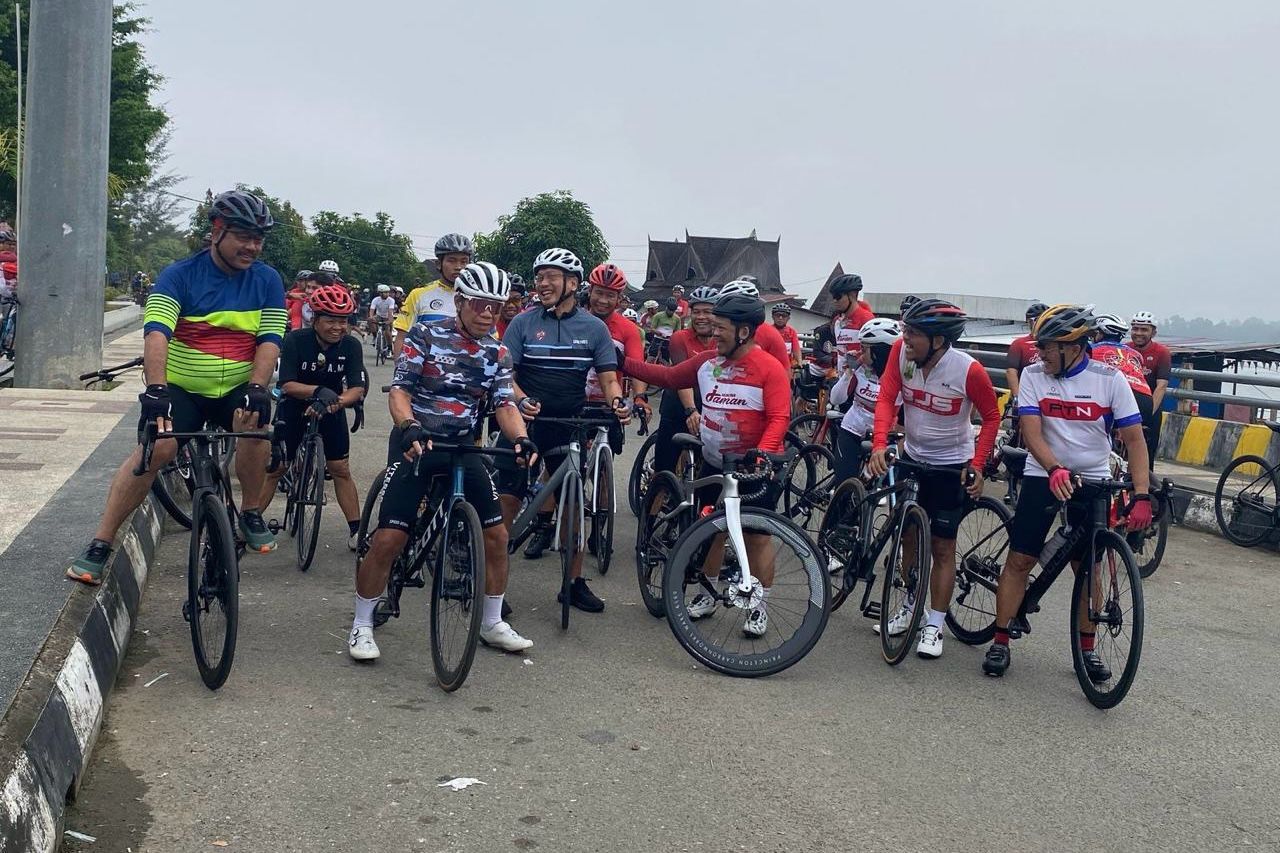 faa16c5a 42ea 4c81 9203 07c0b04a8a2d