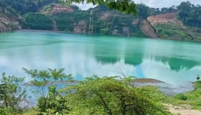 Desa Purwajaya Kembangkan Wisata Danau Biru dan Situs Batu Fosil