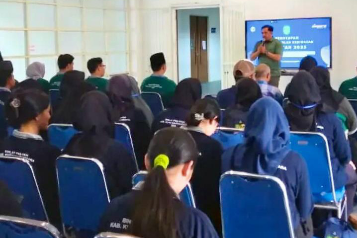 6e203b6b a541 4c16 9d33 49b494416297