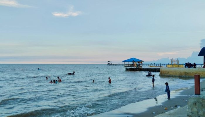Pemdes Kersik Genjot Pembangunan Infrastruktur Penunjang Wisata Pantai Biru