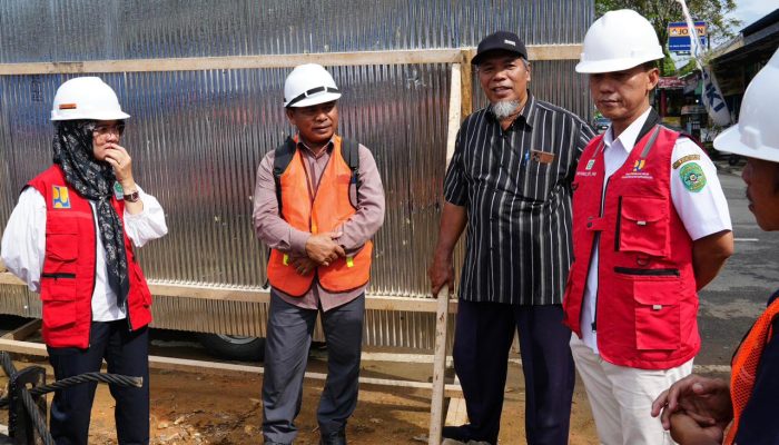 Percepat Pembangunan Jembatan Tenggarong, Dinas PU Kukar Tambah Satu Crane Jembatan Disisi Jalan Panjaitan