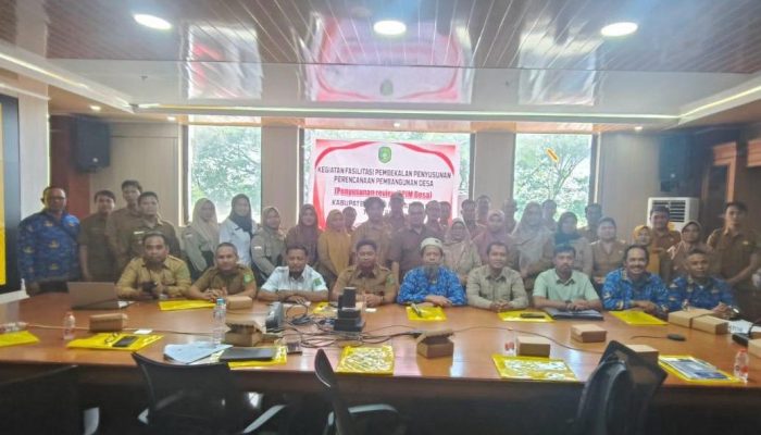 DPMD Kukar Berikan Fasilitasi Pembekalan Penyusunan Perencanaan Pembangunan Desa