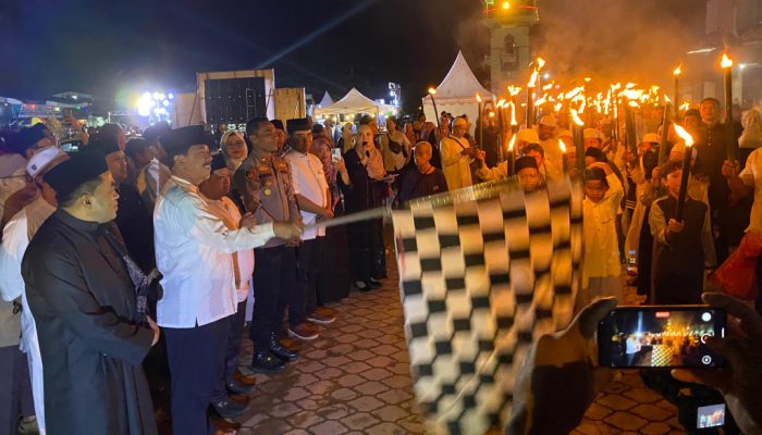 Ratusan Pelajar Meriahkan Pawai Obor Sambut Tahun Baru Islam di Kukar