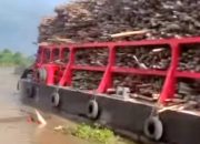 Kapal Tongkang Hilang Kendali, Rumah Warga di Sebulu Ilir Rusak Parah