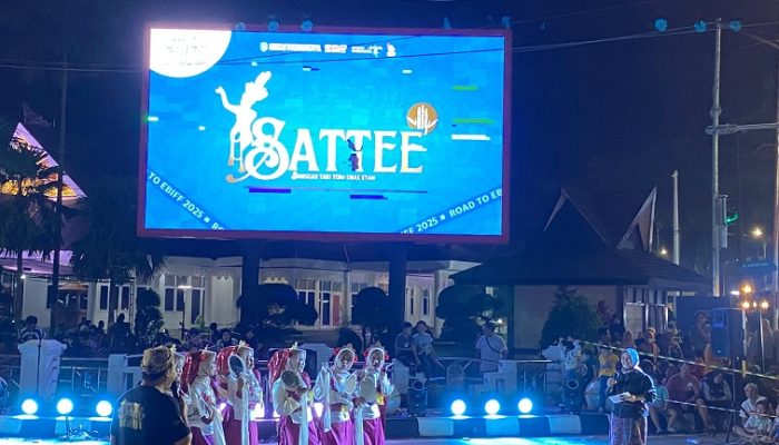 Tari dan Budaya Kukar Semarakkan Simpang Odah Etam Menuju Panggung Internasional