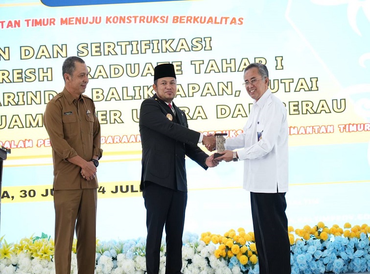 Gubernur Rudy Mas'ud: Proyek Konstruksi Wajib Digarap Tenaga Bersertifikat 1 sertifikat