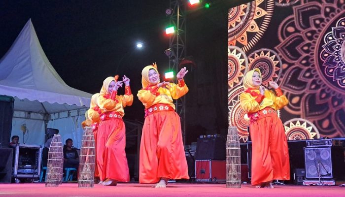 Road to EBIFF: Kukar Seleksi Kelompok Seni Lewat Panggung Terbuka