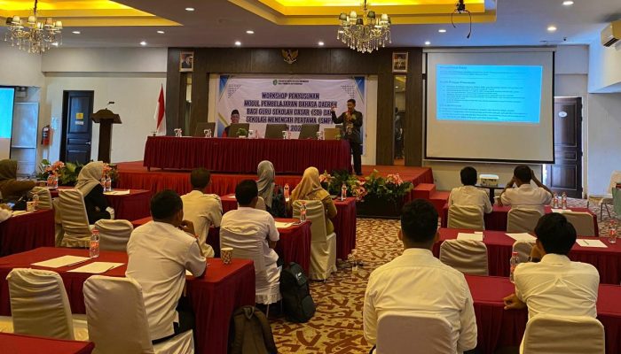 Disdikbud Kukar Gelar Workshop Penyusunan Modul Bahasa Daerah Bagi Guru SD dan SMP