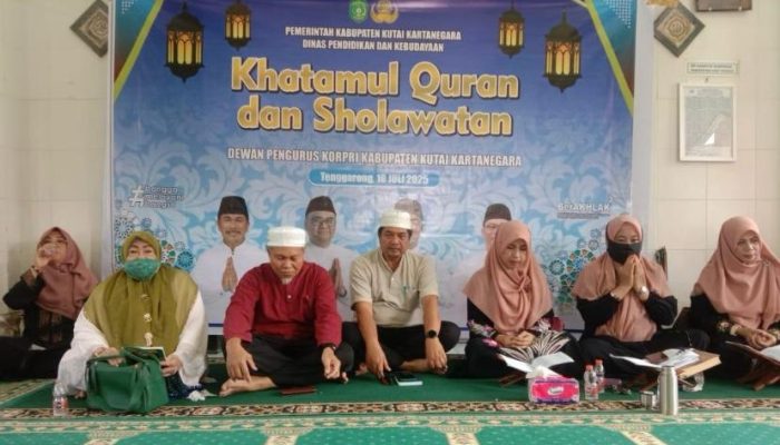 Khataman Al-Qur’an dan Sholawatan Dewan Pengurus Kopri Kukar Digelar di Disdikbud